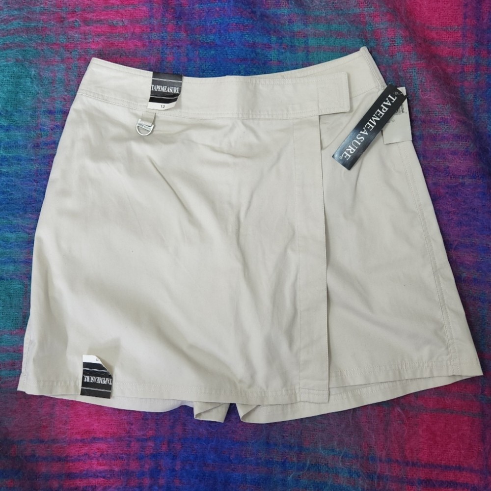 Tapemeasure Skort Skirt Shorts Size 12 NWT